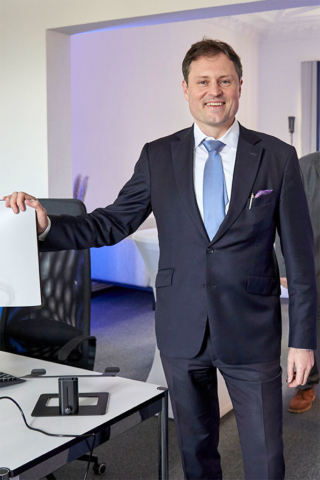 Jörn Halbauer - CEO und Gründer der birkle IT AG - war sichtlich froh und stolz auf seinen neuen Standort. (Foto: VPM, MB)